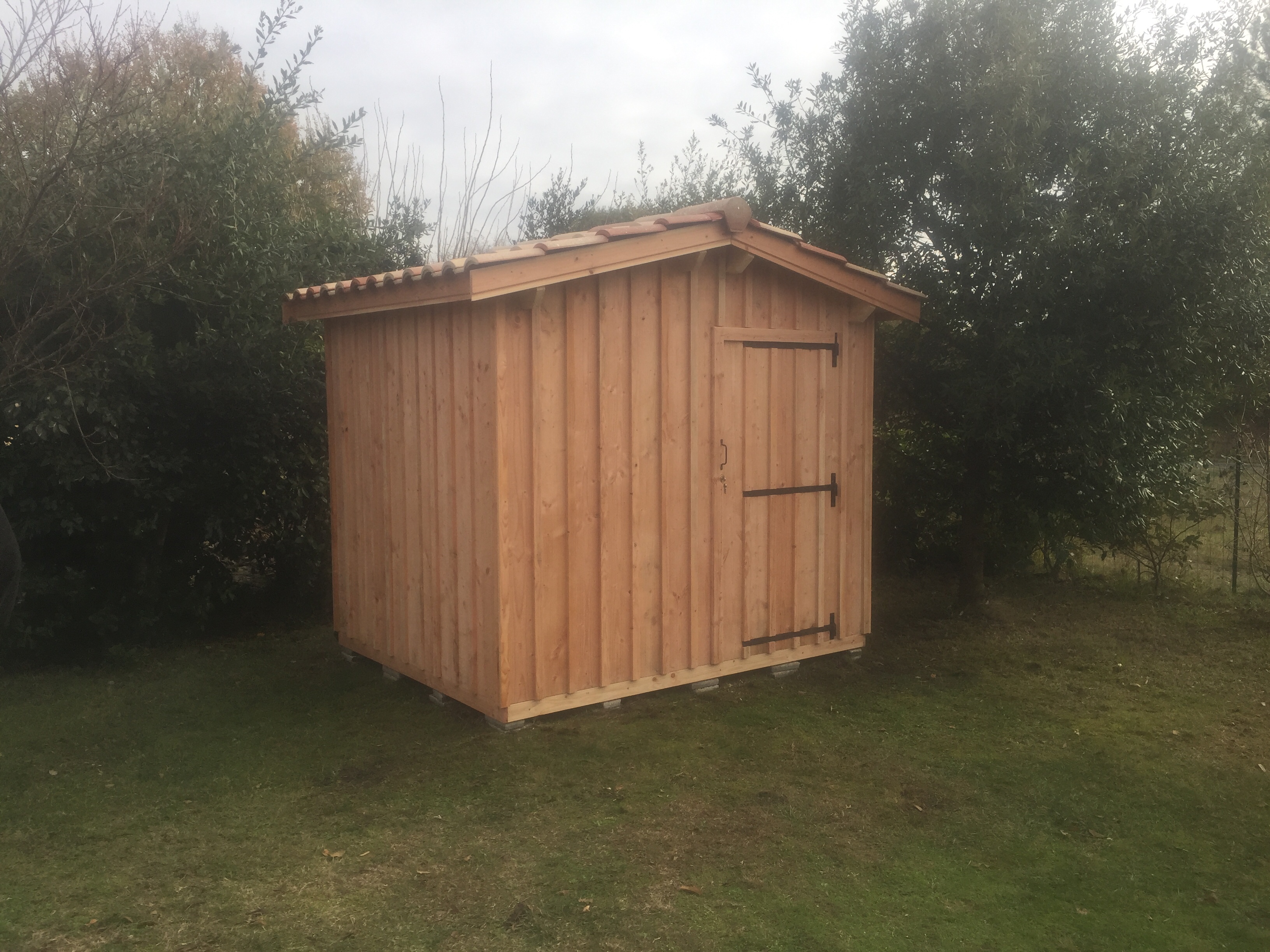 Abri 5m2 en bois Douglas avec plancher posé aujourd’hui sur la commune de carcans