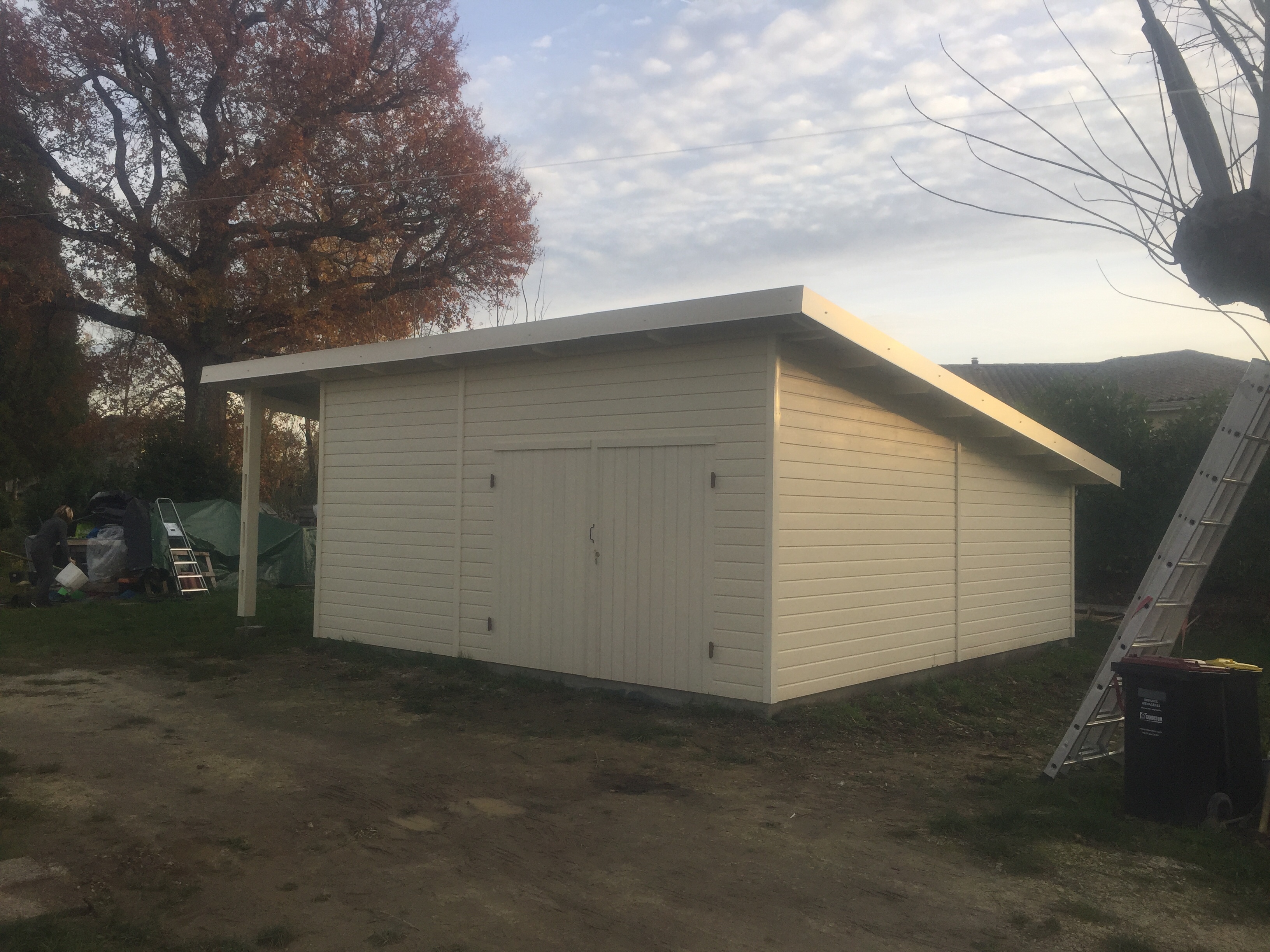 Garage de 49m2 fabriqué sur mesure et installé sur la commune de Bonnetan.