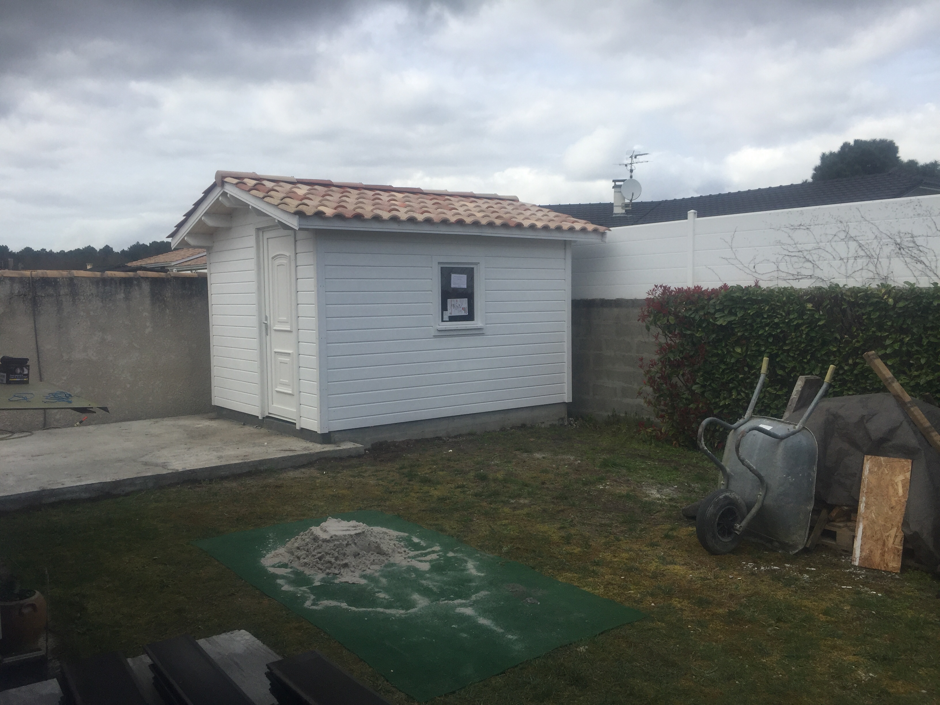 Abri 3m x 3,40 installé aujourd’hui sur la commune de saint aubin du médoc