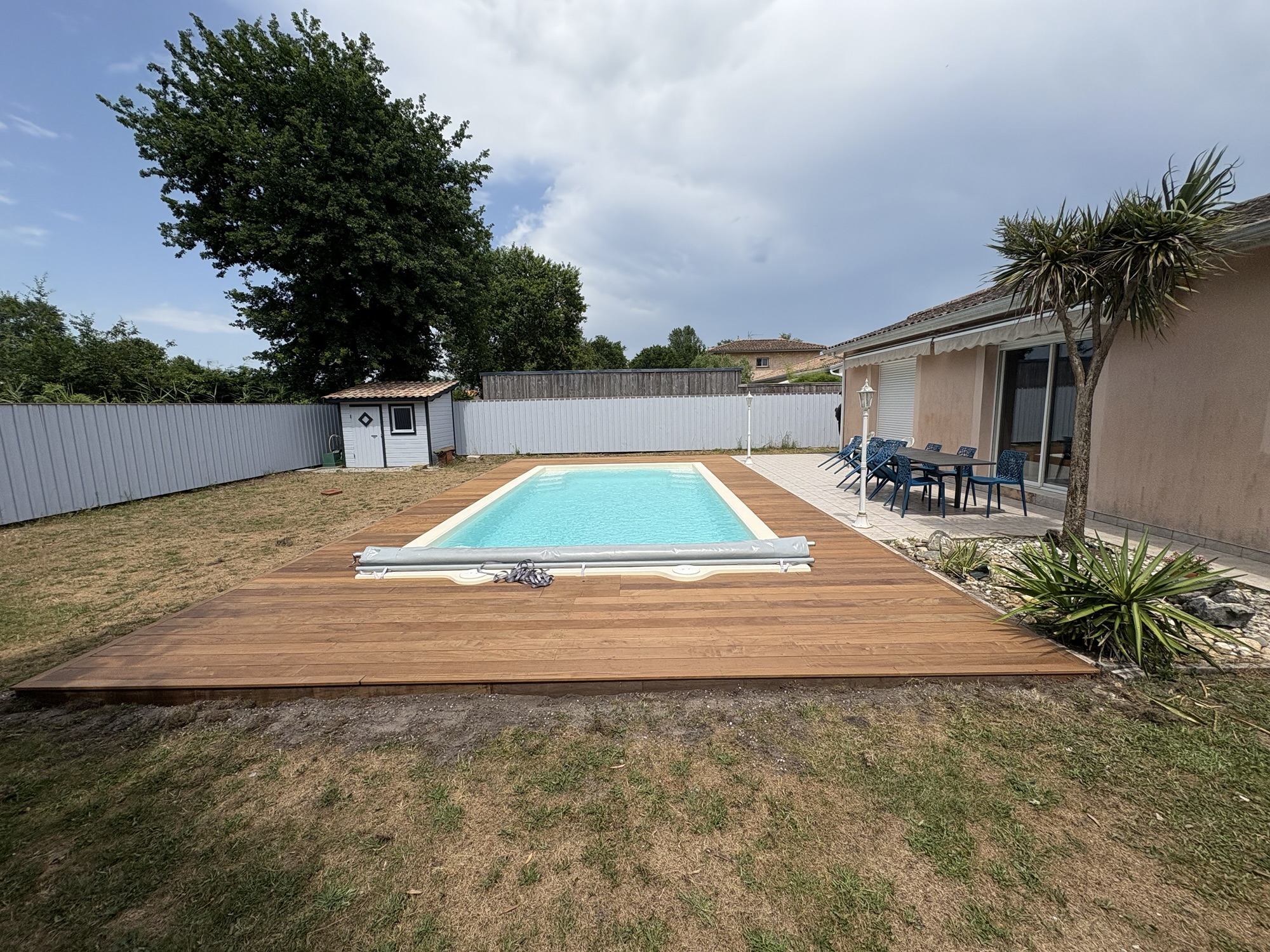 Terrasse entourage piscine en ipé